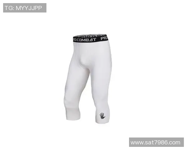 足球球星如何穿紧身裤展示运动风采与时尚品味解析